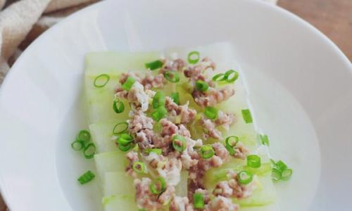 A Culinary Delight:How to Make Steamed Winter Melon with Ground Pork