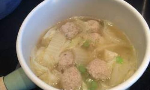 How to Make Delicious Meatball and Chinese Cabbage Soup