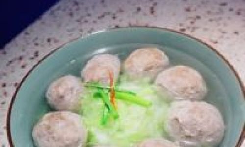 How to Make Delicious Meatball and Chinese Cabbage Soup