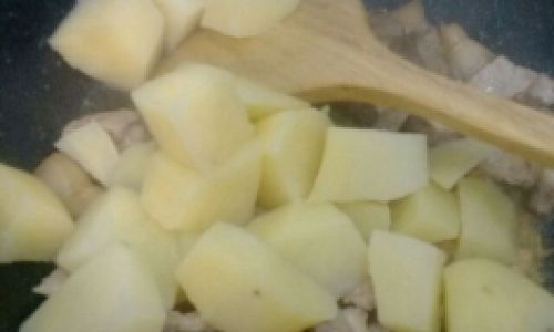 Delving into the Culinary Art:A Comprehensive Guide to Meat and Potato Dishes