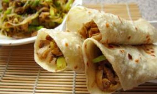 How to Make Delicious Pork Shredded Pancake Rolls